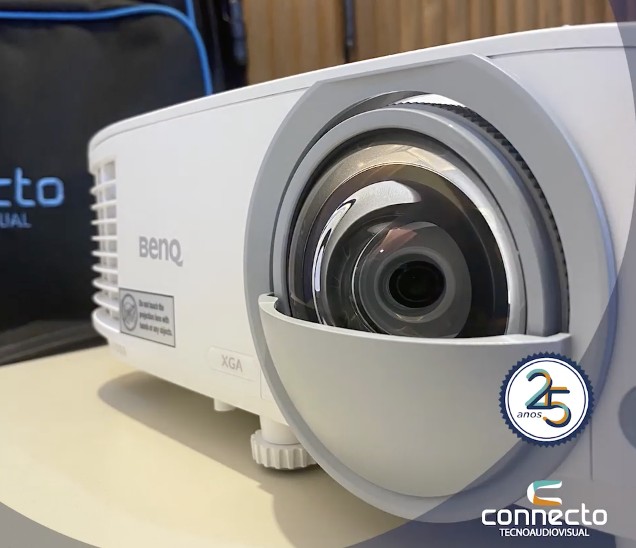 Projetor educacional MX825ST da BenQ